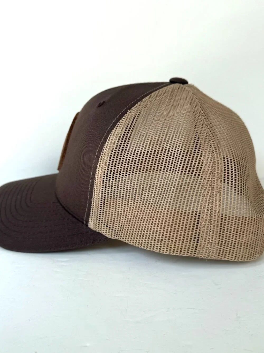 Vtg Yupoong The Great Lakes State Trucker Hat Mesh Snapback Leather Patch Khaki